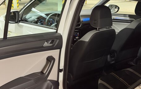 Volkswagen T-Roc I, 2025 год, 3 400 000 рублей, 13 фотография