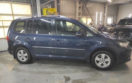 Volkswagen Touran III, 2012 год, 1 030 000 рублей, 3 фотография