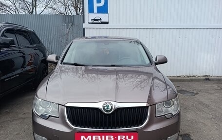 Skoda Superb III рестайлинг, 2011 год, 1 100 000 рублей, 2 фотография