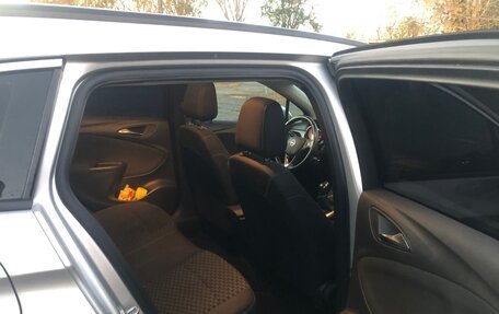 Opel Astra K, 2018 год, 1 250 000 рублей, 7 фотография