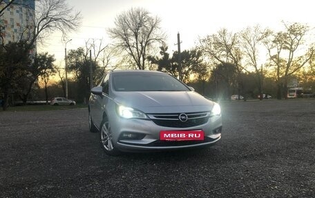 Opel Astra K, 2018 год, 1 250 000 рублей, 6 фотография