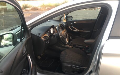 Opel Astra K, 2018 год, 1 250 000 рублей, 10 фотография