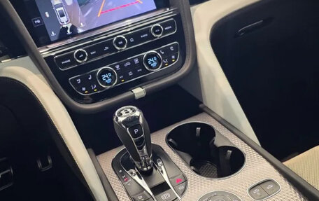 Bentley Bentayga I, 2025 год, 31 000 000 рублей, 6 фотография