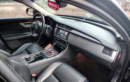 Jaguar XF II, 2017 год, 1 768 000 рублей, 10 фотография