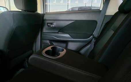 Mitsubishi Outlander III рестайлинг 3, 2012 год, 1 299 000 рублей, 13 фотография