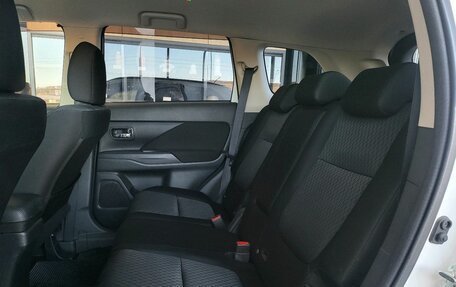 Mitsubishi Outlander III рестайлинг 3, 2012 год, 1 299 000 рублей, 12 фотография