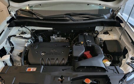 Mitsubishi Outlander III рестайлинг 3, 2012 год, 1 299 000 рублей, 10 фотография