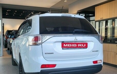 Mitsubishi Outlander III рестайлинг 3, 2012 год, 1 299 000 рублей, 4 фотография