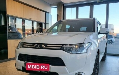 Mitsubishi Outlander III рестайлинг 3, 2012 год, 1 299 000 рублей, 3 фотография