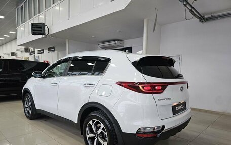 KIA Sportage IV рестайлинг, 2018 год, 2 385 000 рублей, 6 фотография