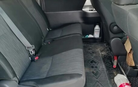 Toyota Noah III, 2013 год, 1 700 000 рублей, 3 фотография