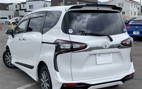 Toyota Sienta II, 2022 год, 1 170 000 рублей, 4 фотография