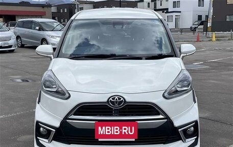 Toyota Sienta II, 2022 год, 1 170 000 рублей, 2 фотография