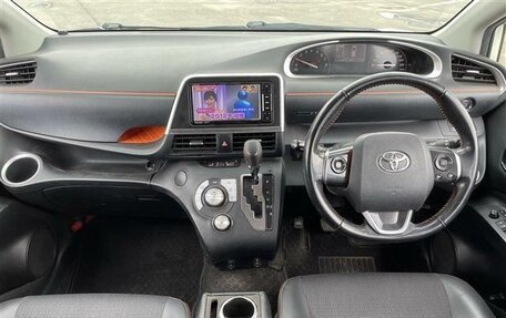 Toyota Sienta II, 2022 год, 1 170 000 рублей, 8 фотография