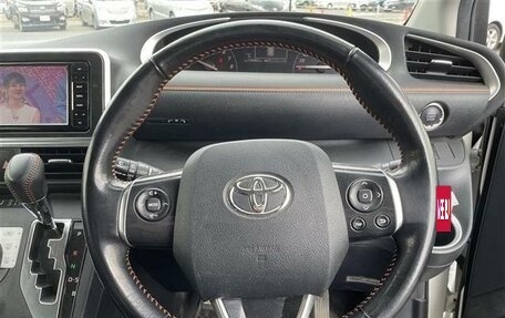 Toyota Sienta II, 2022 год, 1 170 000 рублей, 9 фотография