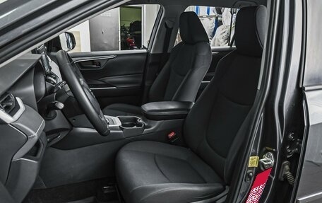 Toyota RAV4, 2019 год, 2 799 000 рублей, 10 фотография