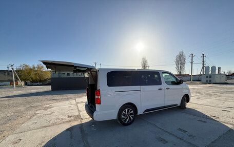 Peugeot Traveller I, 2022 год, 3 350 000 рублей, 11 фотография