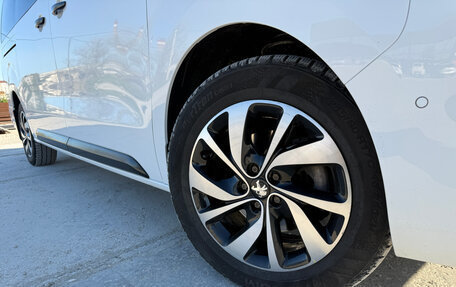 Peugeot Traveller I, 2022 год, 3 350 000 рублей, 18 фотография