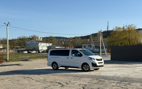 Peugeot Traveller I, 2022 год, 3 350 000 рублей, 22 фотография