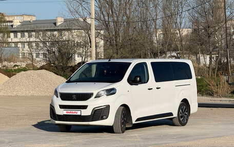 Peugeot Traveller I, 2022 год, 3 350 000 рублей, 24 фотография