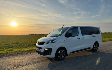 Peugeot Traveller I, 2022 год, 3 350 000 рублей, 36 фотография