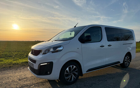 Peugeot Traveller I, 2022 год, 3 350 000 рублей, 32 фотография