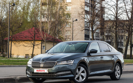 Skoda Superb III рестайлинг, 2019 год, 2 999 999 рублей, 2 фотография