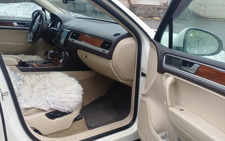 Volkswagen Touareg III, 2011 год, 2 450 000 рублей, 12 фотография