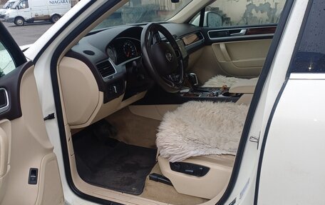 Volkswagen Touareg III, 2011 год, 2 450 000 рублей, 14 фотография