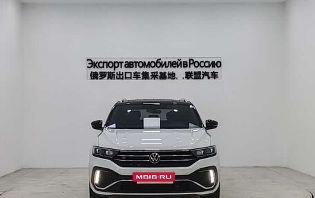 Volkswagen T-Roc I, 2022 год, 1 620 000 рублей, 2 фотография