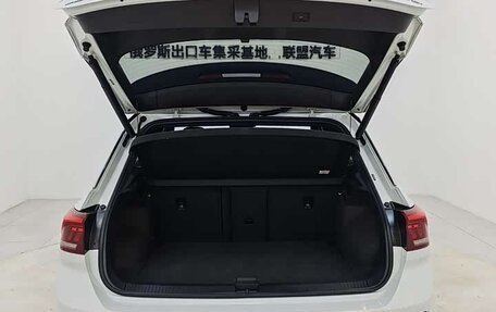 Volkswagen T-Roc I, 2022 год, 1 620 000 рублей, 15 фотография