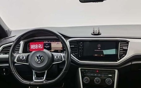 Volkswagen T-Roc I, 2022 год, 1 620 000 рублей, 11 фотография