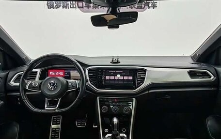 Volkswagen T-Roc I, 2022 год, 1 620 000 рублей, 10 фотография