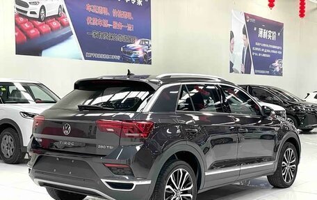 Volkswagen T-Roc I, 2022 год, 1 720 000 рублей, 5 фотография