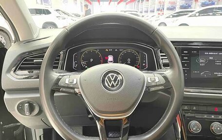 Volkswagen T-Roc I, 2022 год, 1 720 000 рублей, 11 фотография