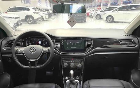 Volkswagen T-Roc I, 2022 год, 1 720 000 рублей, 13 фотография