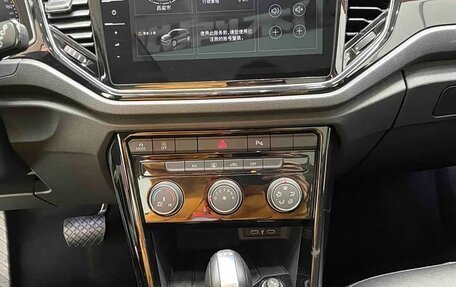 Volkswagen T-Roc I, 2022 год, 1 720 000 рублей, 14 фотография