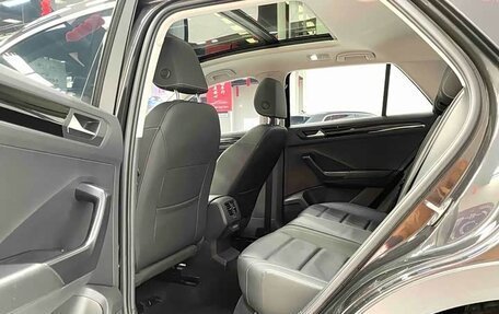 Volkswagen T-Roc I, 2022 год, 1 720 000 рублей, 16 фотография