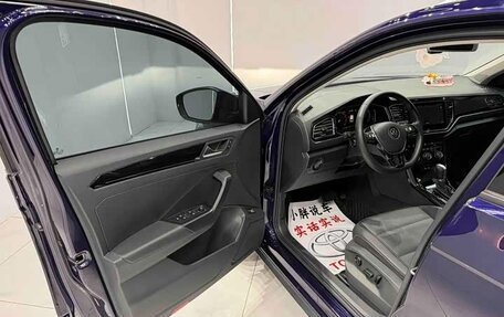 Volkswagen T-Roc I, 2022 год, 1 591 000 рублей, 7 фотография