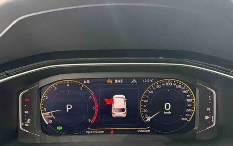 Volkswagen T-Roc I, 2022 год, 1 591 000 рублей, 11 фотография