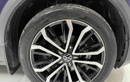 Volkswagen T-Roc I, 2022 год, 1 591 000 рублей, 16 фотография