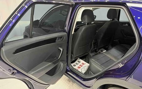 Volkswagen T-Roc I, 2022 год, 1 591 000 рублей, 19 фотография