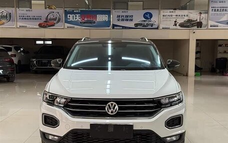 Volkswagen T-Roc I, 2022 год, 1 760 000 рублей, 2 фотография