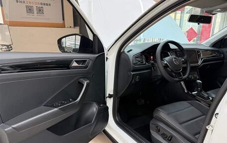 Volkswagen T-Roc I, 2022 год, 1 760 000 рублей, 8 фотография