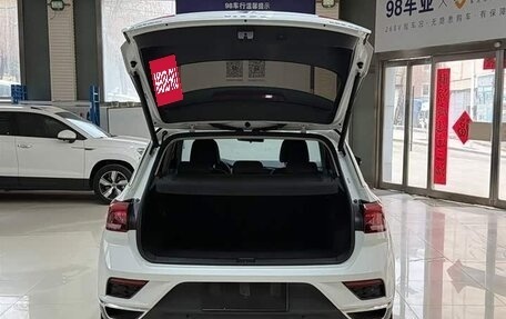 Volkswagen T-Roc I, 2022 год, 1 760 000 рублей, 23 фотография