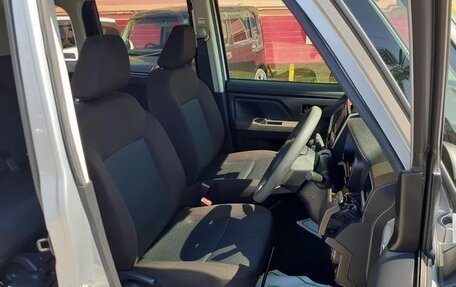 Toyota Roomy I, 2023 год, 755 000 рублей, 12 фотография