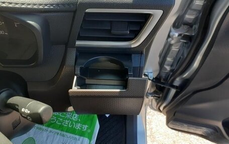 Toyota Roomy I, 2023 год, 755 000 рублей, 17 фотография