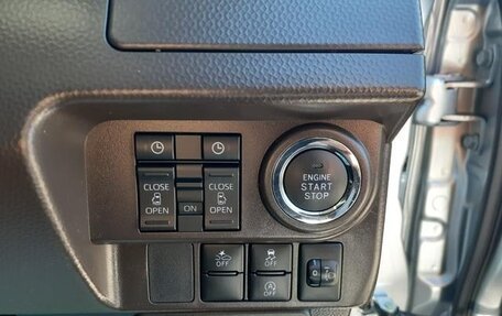 Toyota Roomy I, 2023 год, 755 000 рублей, 18 фотография