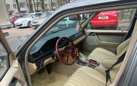 Mercedes-Benz E-Класс, 1994 год, 1 500 000 рублей, 10 фотография