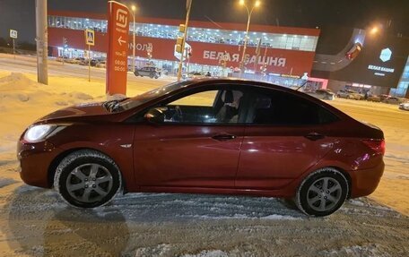 Hyundai Solaris II рестайлинг, 2013 год, 650 000 рублей, 2 фотография